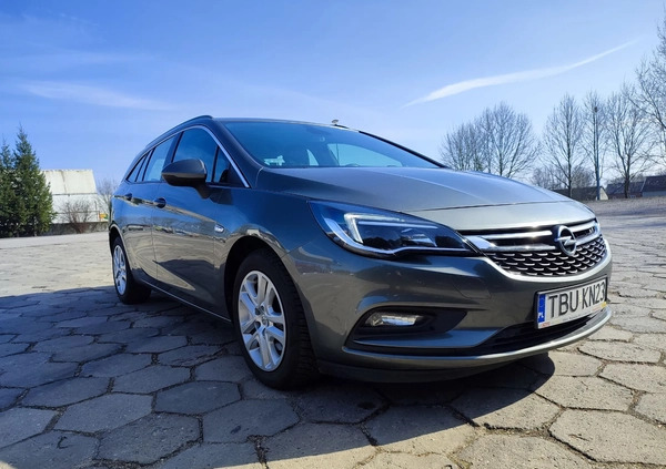 Opel Astra cena 31500 przebieg: 231000, rok produkcji 2017 z Pińczów małe 22